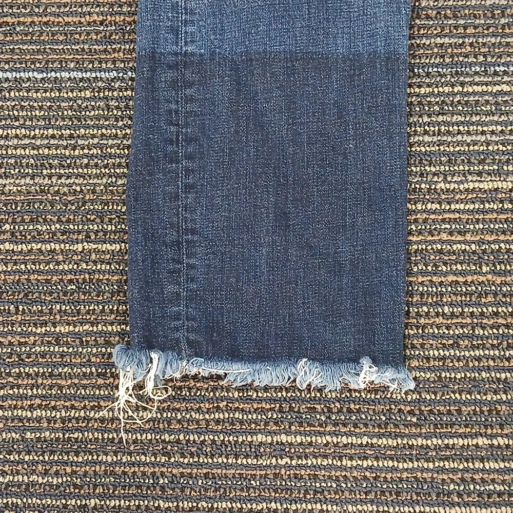 CAbi Women's Slim Boyfriend Denim Jeans 2 Tone Freyed Size 2 - Picture 2 of 9
